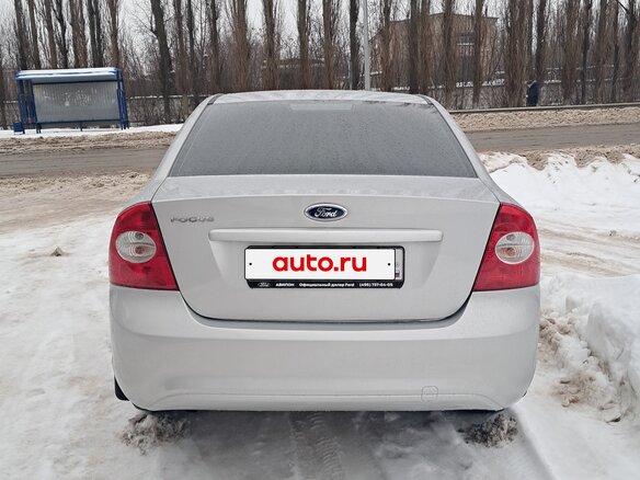2010 Ford Focus II Рестайлинг, серый - вид 4