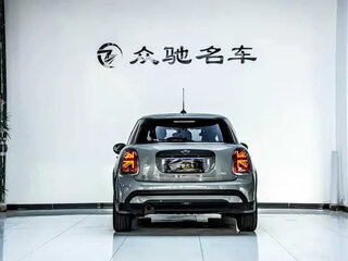 2022 Mini Hatch One III (F55/F56) Рестайлинг 2, серебристый, 2100000 рублей, вид 5