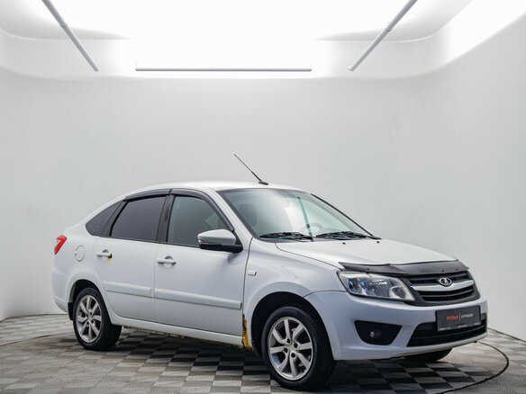 2016 Lada (ВАЗ) Granta I, белый, 438000 рублей - вид 2