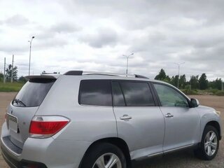 2011 Toyota Highlander II (XU40) Рестайлинг, серебристый, 1890000 рублей, вид 3