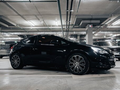 2013 Opel Astra GTC J Рестайлинг, чёрный, 990000 рублей, вид 4