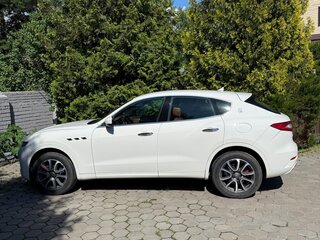 2017 Maserati Levante Diesel I, белый, 4400000 рублей, вид 3