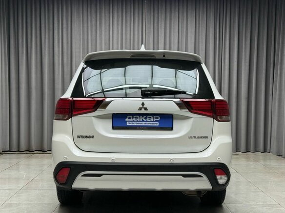 2019 Mitsubishi Outlander III Рестайлинг 3, белый - вид 5