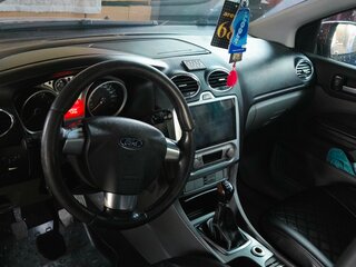 2010 Ford Focus II Рестайлинг, красный, 480000 рублей, вид 3