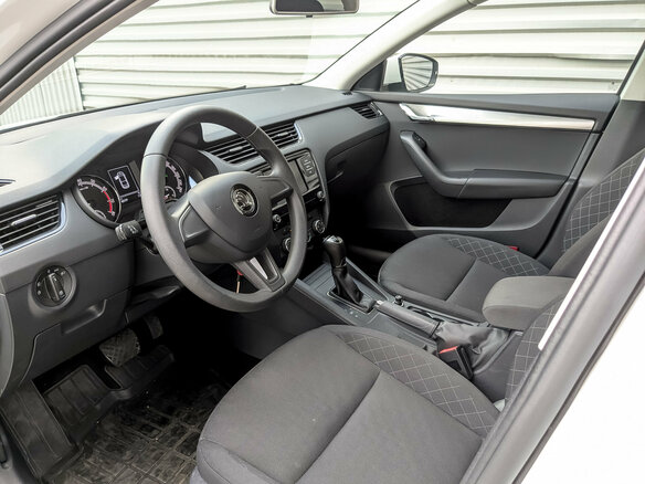 2020 Skoda Octavia III (A7) Рестайлинг, белый, 1775000 рублей - вид 15