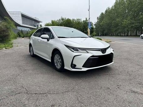 2026 Toyota Corolla XII (E210), белый, 1910000 рублей, вид 3
