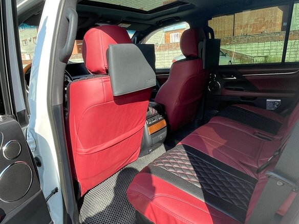 2018 Lexus LX 570 III Рестайлинг 2, белый, 10000000 рублей - вид 6