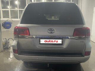 2014 Toyota Land Cruiser 200 Series Рестайлинг 1, серебристый, 3500000 рублей, вид 2