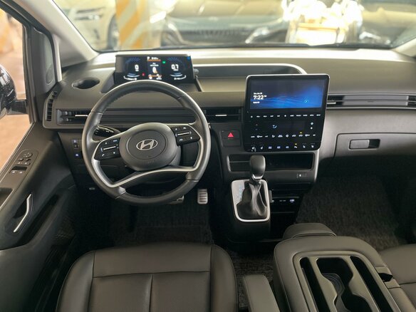 2025 Hyundai Staria I, белый - вид 1