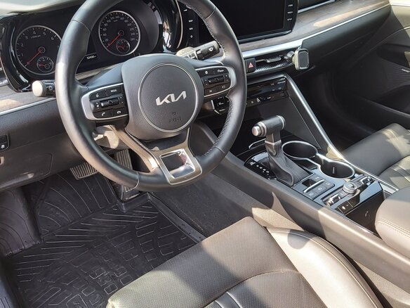 2022 Kia K5 III, красный, 2600000 рублей - вид 7