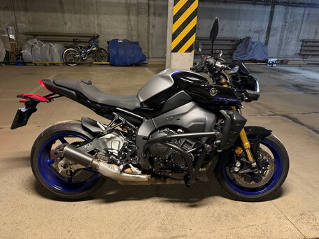 2025 Yamaha MT-10SP, серебристый, 1680000 рублей, вид 3