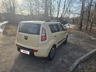 2010 Kia Soul I, бежевый, 500000 рублей, вид 4