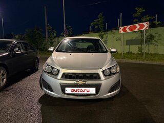 2013 Chevrolet Aveo II, серебристый, 650000 рублей, вид 2
