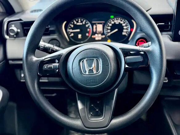 2023 Honda Vezel II, белый, 2100000 рублей - вид 11