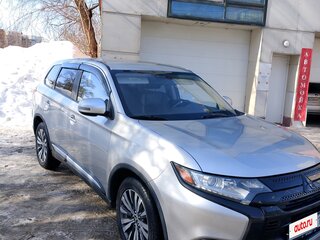 2019 Mitsubishi Outlander III Рестайлинг 3, серый, 2600000 рублей, вид 1