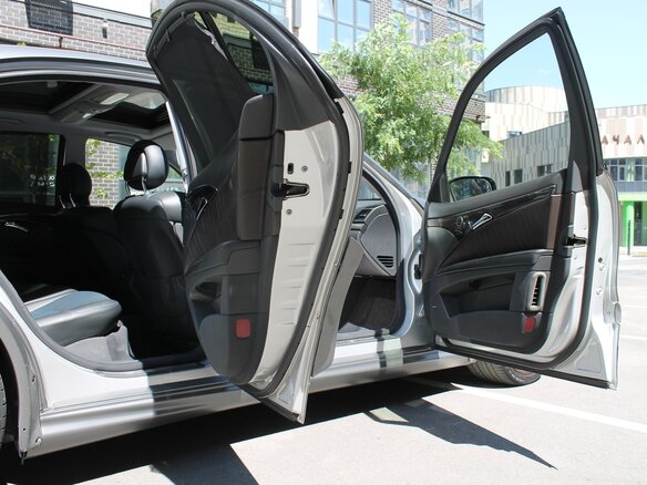 2003 Mercedes-Benz E-Класс AMG 55 AMG III (W211, S211), серебристый, 2100000 рублей - вид 23
