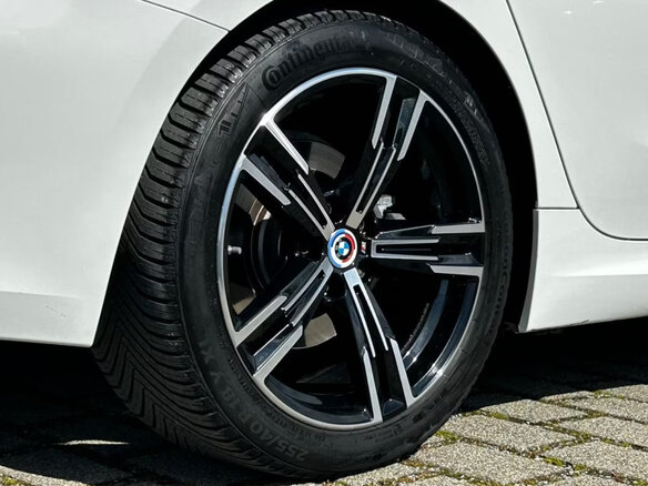 2023 BMW 3 серии 318i VII (G2x) Рестайлинг, белый, 3576228 рублей - вид 4
