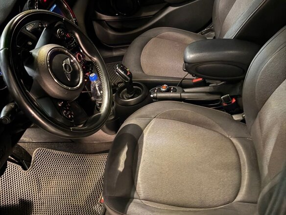 2018 Mini Hatch Cooper III (F55/F56) Рестайлинг, зелёный, 1750000 рублей - вид 5