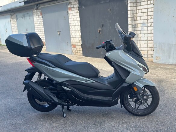 2026 Honda Forza, серый, 1000000 рублей - вид 3