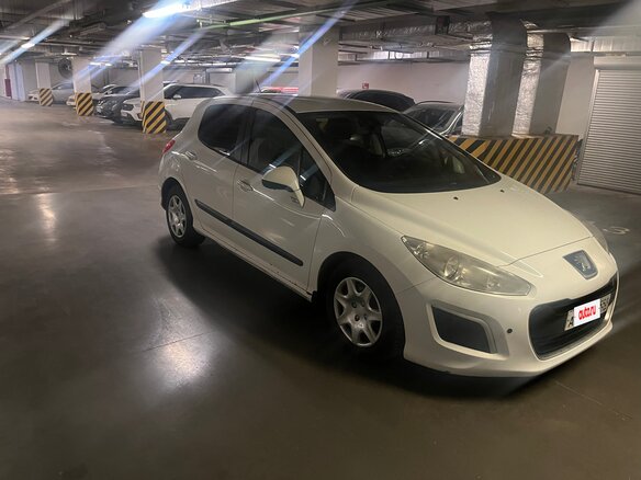 2012 Peugeot 308 I Рестайлинг, белый, 425000 рублей - вид 2