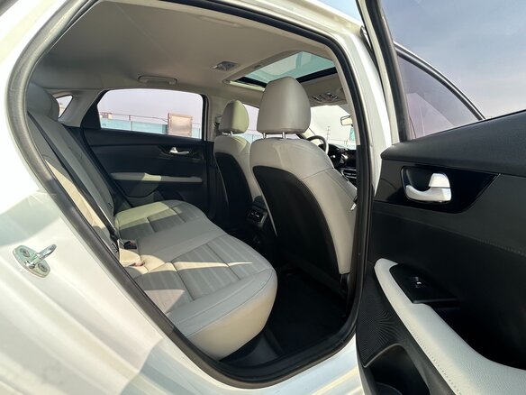 2022 Kia K3 II (China Market) Рестайлинг, белый, 2033000 рублей - вид 25