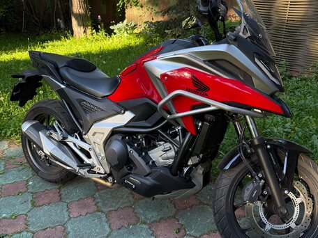 2021 Honda NC 750X, красный, 1190000 рублей, вид 2