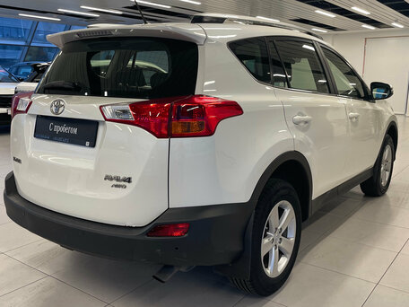 2014 Toyota RAV4 IV (XA40), белый, 1445000 рублей, вид 2