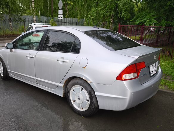 2006 Honda Civic Hybrid VIII, серебристый, 580000 рублей - вид 2