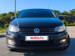 2017 Volkswagen Polo V Рестайлинг, серый, 870000 рублей, вид 2