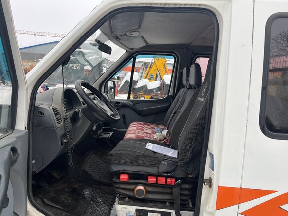 2002 Mercedes-Benz Sprinter, белый, 900000 рублей - вид 10