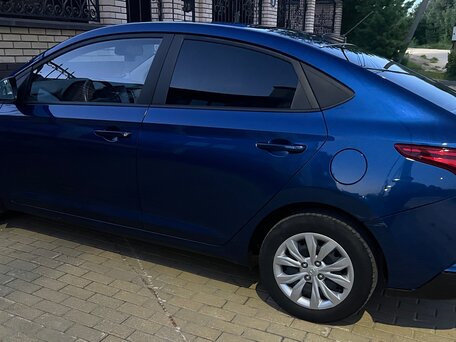 2022 Hyundai Solaris II Рестайлинг, синий, 1350000 рублей, вид 2