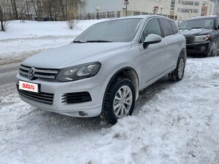 2014 Volkswagen Touareg II, серебристый, 2200000 рублей, вид 2