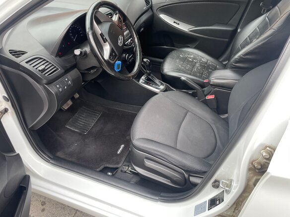 2015 Hyundai Solaris I Рестайлинг, белый, 1500000 рублей - вид 13