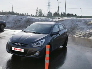 2013 Hyundai Solaris I, серый, 690000 рублей, вид 1