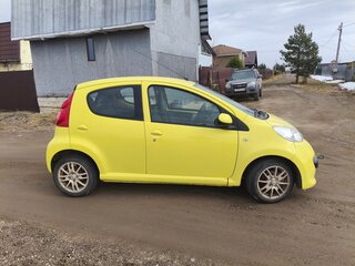 2008 Peugeot 107 I, жёлтый, 300000 рублей, вид 3