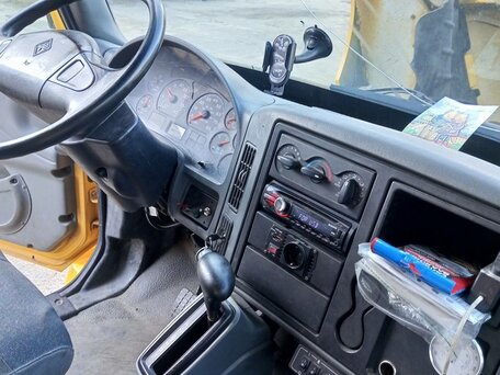 2003 International 4000 Series, жёлтый, 1200000 рублей, вид 2