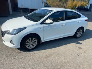 2020 Hyundai Solaris II Рестайлинг, жёлтый, 790000 рублей, вид 4