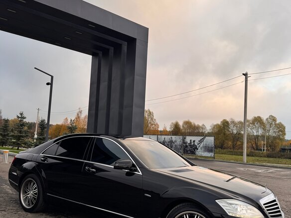 2011 Mercedes-Benz S-Класс 350 V (W221) Рестайлинг, чёрный, 2500000 рублей - вид 3