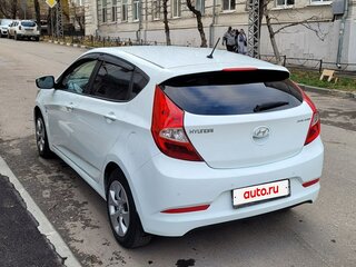 2015 Hyundai Solaris I Рестайлинг, белый, 890000 рублей, вид 5