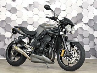 2010 Triumph Street Triple, серый, 449000 рублей, вид 1
