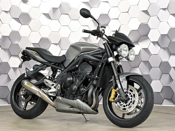 2010 Triumph Street Triple, серый, 449000 рублей