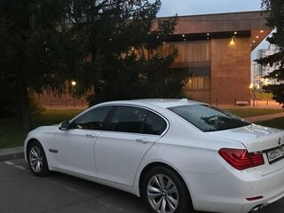 2012 BMW 7 серии 730d V (F01/F02/F04), белый, 2750000 рублей, вид 3