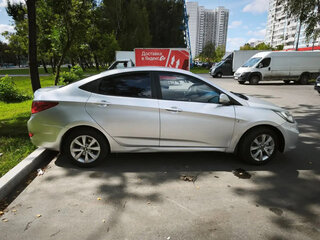 2012 Hyundai Solaris I, серебристый, 650000 рублей, вид 2
