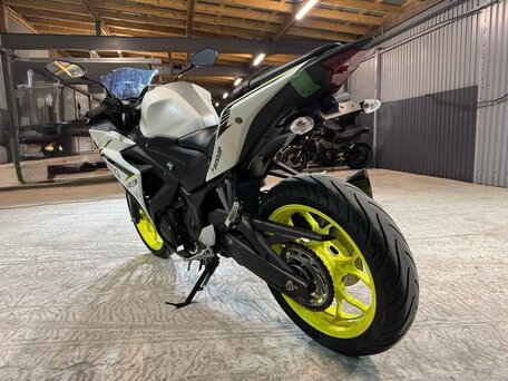 2018 Yamaha YZF-R3, белый, 550000 рублей, вид 4