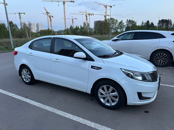 2012 Kia Rio III, белый, 660000 рублей