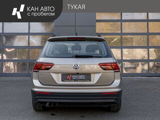 2020 Volkswagen Tiguan II, бежевый, 2749400 рублей, вид 4