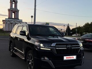 2020 Toyota Land Cruiser 200 Series Рестайлинг 2, чёрный, 6550000 рублей, вид 1