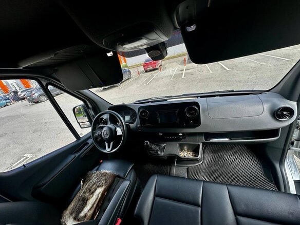 2018 Mercedes-Benz Sprinter, серебристый, 4000000 рублей - вид 9