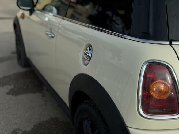 2010 Mini Hatch One II (R56) Рестайлинг, белый, 720000 рублей - вид 8
