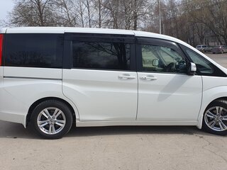 2019 Honda Stepwgn V Рестайлинг, белый, 2100000 рублей, вид 4